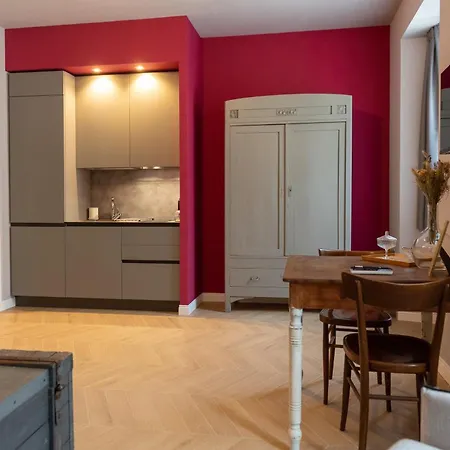 Regina Boutique * טריאסטה