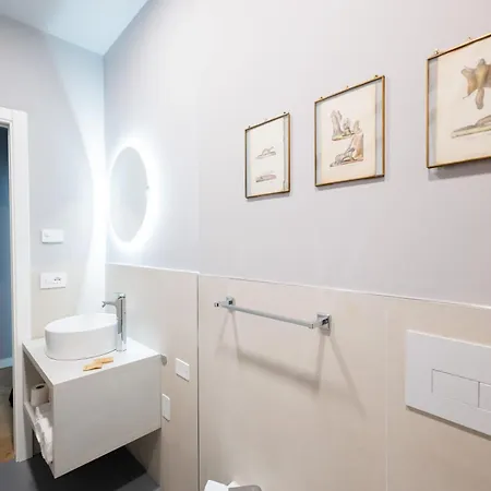 Regina Boutique * טריאסטה